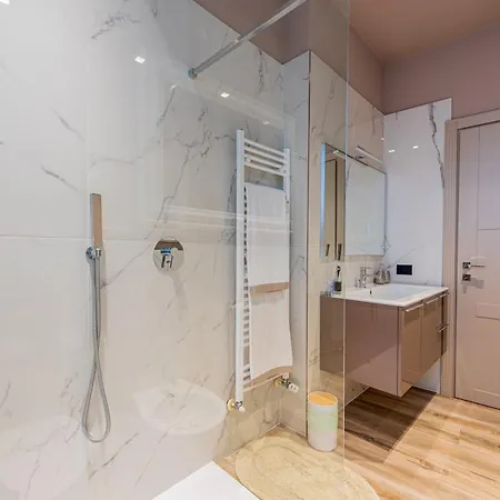 Saint Paul Deluxe Apartments, * Alba (Piedmont)