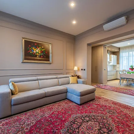 Saint Paul Deluxe Apartments, Apartment *