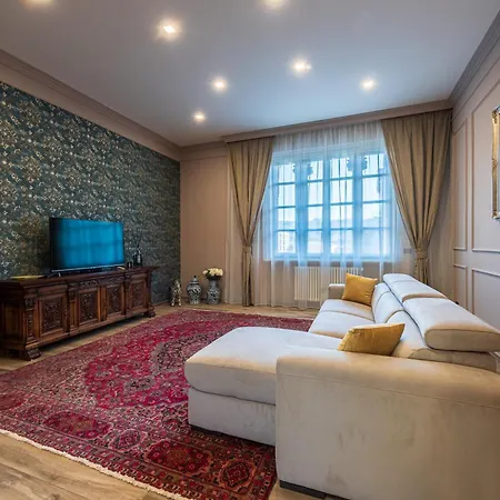 Saint Paul Deluxe Apartments,